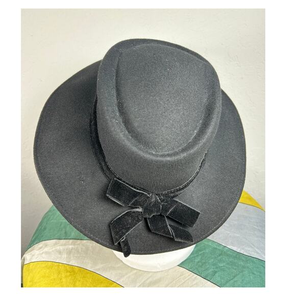 Vintage- Wool- Made in Italy- Black Fedora Hat- Velvet bow trim- some wear - Picture 5 of 8